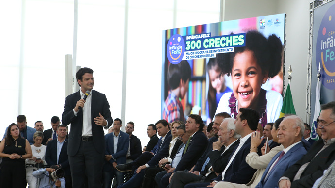 O vice-prefeito de Curitiba, Eduardo Pimentel, ao lado do governador Ratinho Júnior, acompanhou a solenidade do anucio que Curitiba receberá seis novas creches públicas por meio de programa federal 
Curitiba, 10/06/2024. 
Foto: Luiz Costa/SME