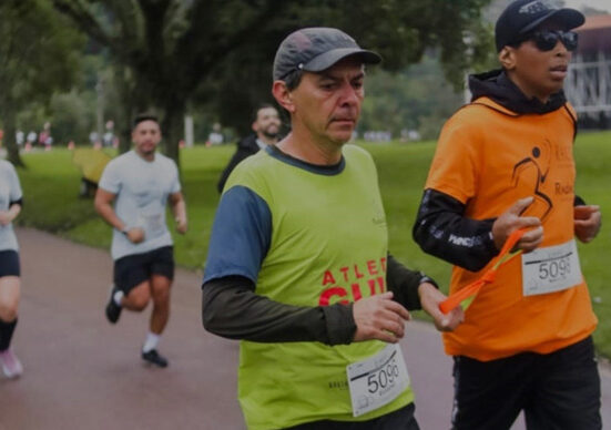 Radar DV Curitiba foi uma das boas práticas premiadas em 2018, na primeira edição do prêmio, e que segue em atividade há quase 10 anos. - Na imagem, (camiseta verde) Eugênio Oliveira Rotondo. Foto: Divulgação