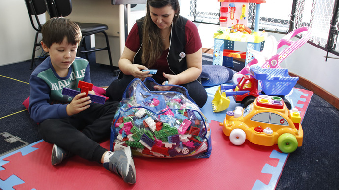 Educação de Curitiba atende mais de quatro mil crianças e estudantes com Transtorno do Espectro Autista (TEA). Foto: Lucilia Guimarães/SMCS