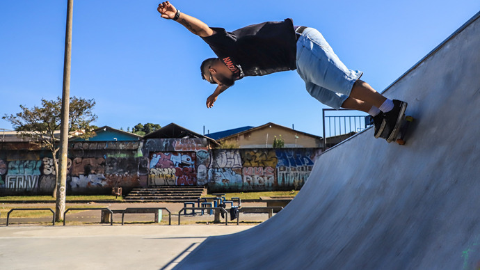 Revitalização da Pista de Skate Vila São Pedro. Na imagem, o skatista Bruno Canha. Curitiba, 19/06/2024. Foto: José Fernando Ogura/SMCS