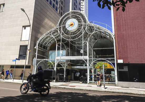 Urbs licita 23 espaços em vários locais da cidade. 
- Na imagem, Rua 24 Horas.
Foto; José Fernando Ogura/SMCS.