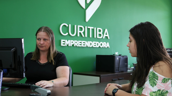 Espaços Empreendedor de Curitiba auxiliam MEIs a cadastrar domicílio eletrônico..
Foto: Luiz Costa /SMCS.