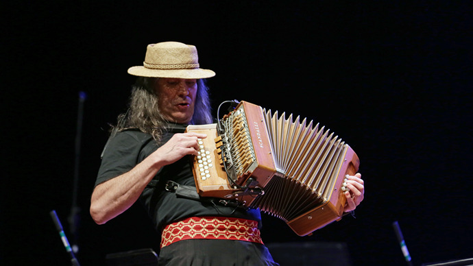 Renato Borghetti e oito bandas curitibanas movimentam o Memorial de Curitiba durante a Oficina de Música de Inverno.
- Na imagem, Renato Borghetti. Foto: Cido Marques