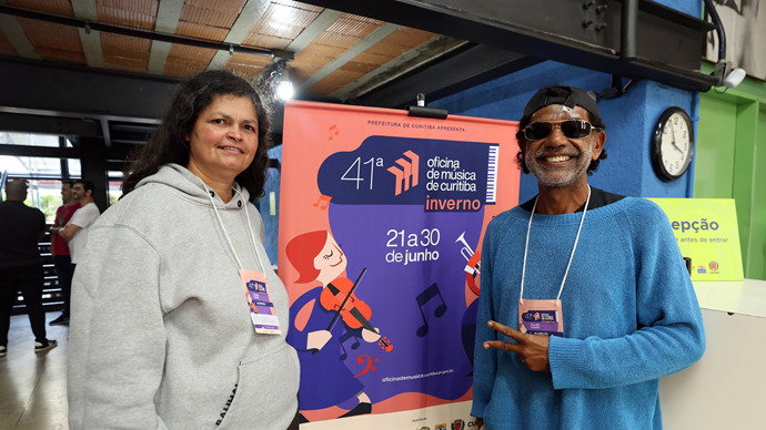 Cursos da 41ª Oficina de Música de Curitiba reúnem músicos de diferentes regiões. 
- Na imagem, Hamilton Assunção e Fabiane Valmore.
Foto: Cido Marques