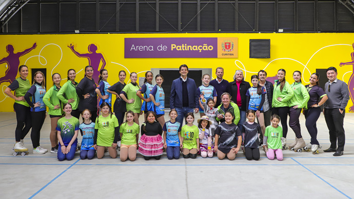 O vice-prefeito de Curitiba, Eduardo Pimentel, visitou a Arena de Patinação Artística de Curitiba, localizada na Praça Antonio Bertoly, em Santa Felicidade. Curitiba, 02/07/2024. Foto: Hully Paiva/SMCS